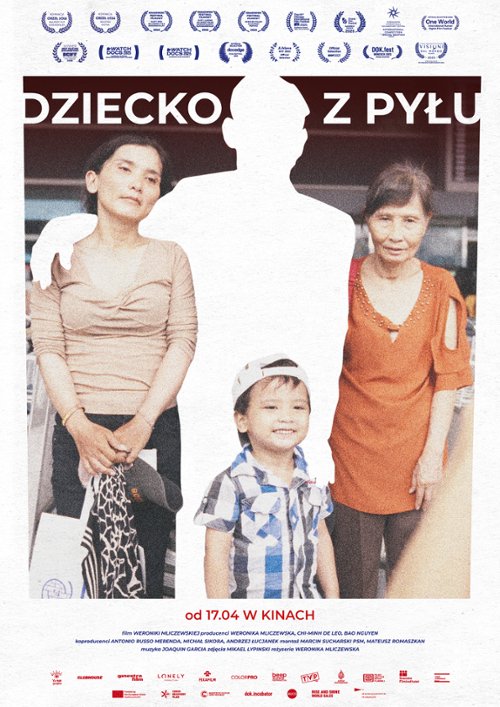 dziecko z pyłu