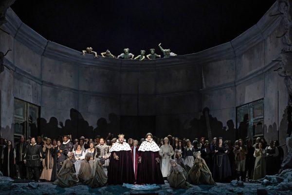A scene from Macbeth_Photo Marty Sohl_Met Opera_3